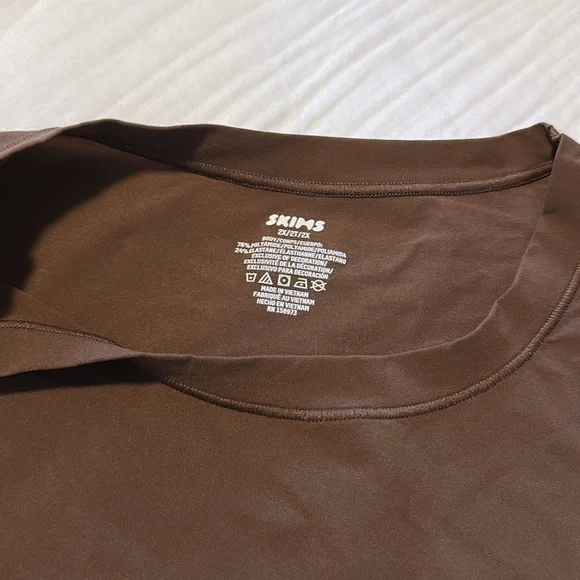 SKIMS Chocolate T Shirt XXL - Picture 3 of 5